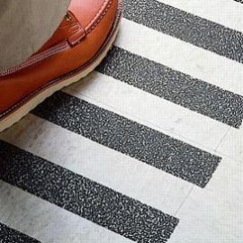 BANDA ANTIDESLIZANTE INTERIOR 2