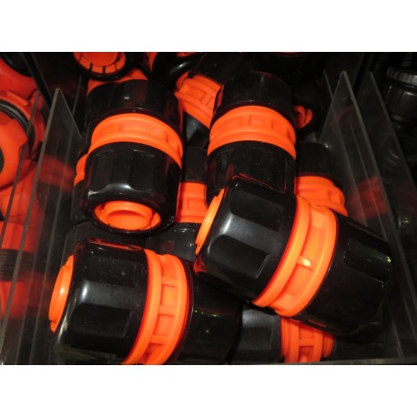 CONECTOR DE MANGUERA MAXI 25 mm